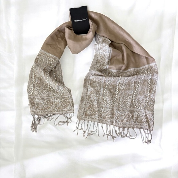 Elegant Tan and Cream Scarf New With Tags - Picture 1 of 3